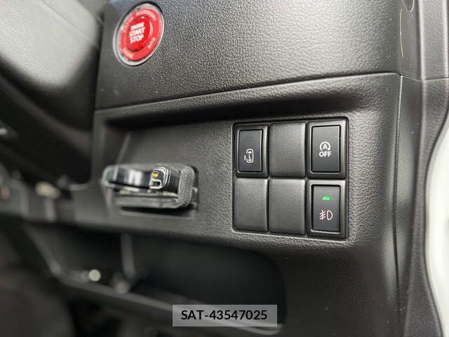 Suzuki SPACIA 2017-08 7359929-15