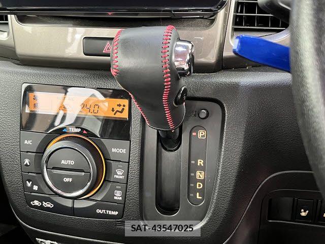 Suzuki SPACIA 2017-08 7359929-19