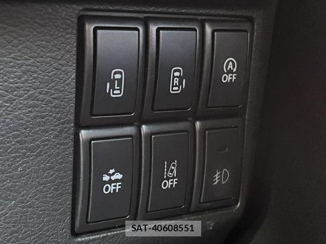 Suzuki SPACIA 2017-09 7458045-11