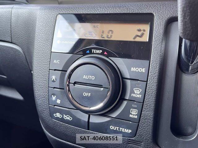 Suzuki SPACIA 2017-09 7458045-14