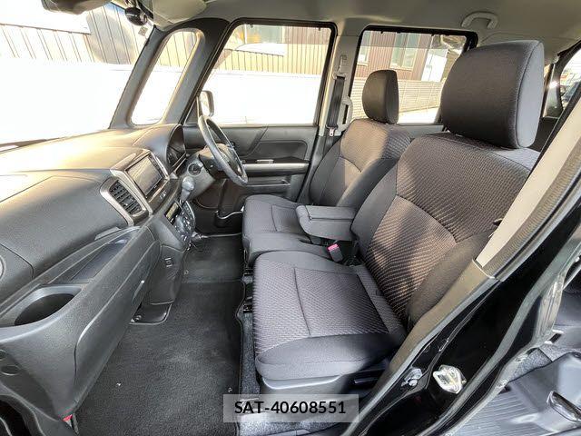 Suzuki SPACIA 2017-09 7458045-18