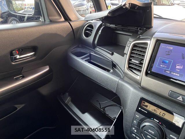 Suzuki SPACIA 2017-09 7458045-23