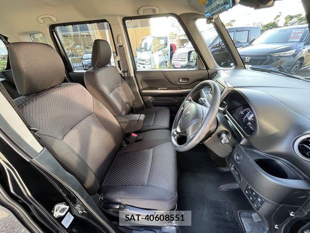 Suzuki SPACIA 2017-09 7458045-3