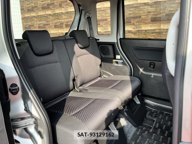 Suzuki SPACIA 2017-05 8210360-9