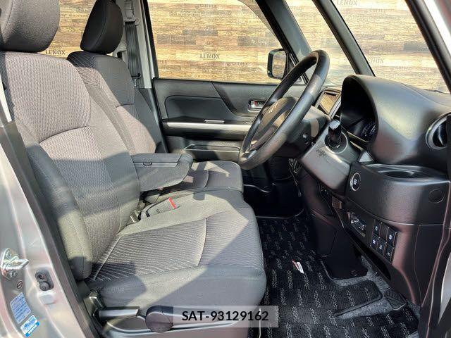 Suzuki SPACIA 2017-05 8210360-3