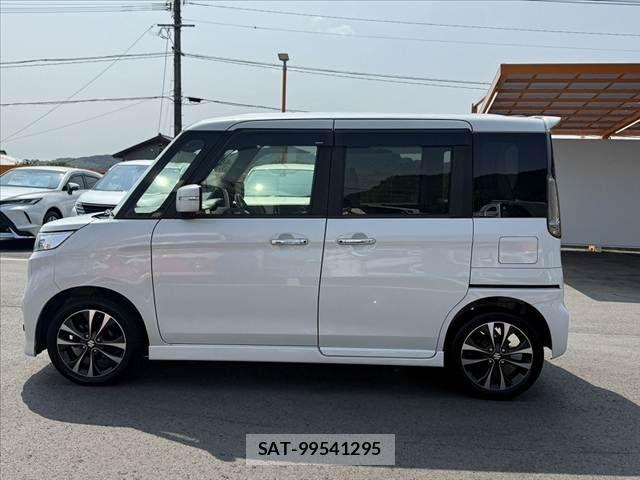 Suzuki SPACIA 2017-10 8210361-11