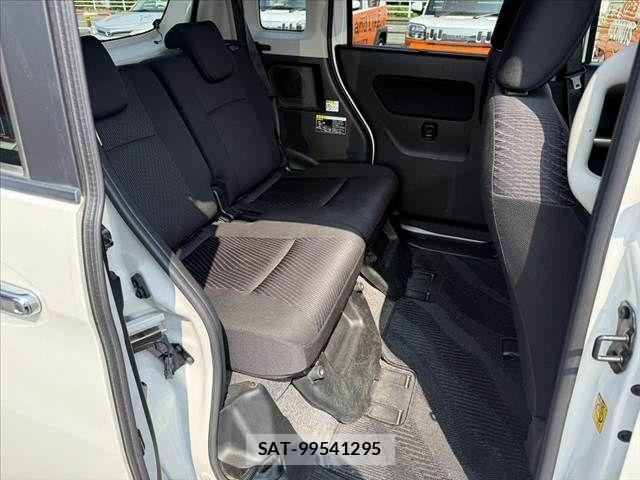 Suzuki SPACIA 2017-10 8210361-16