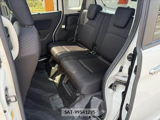 Suzuki SPACIA 2017-10 8210361-18