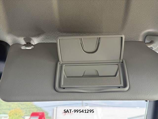 Suzuki SPACIA 2017-10 8210361-27