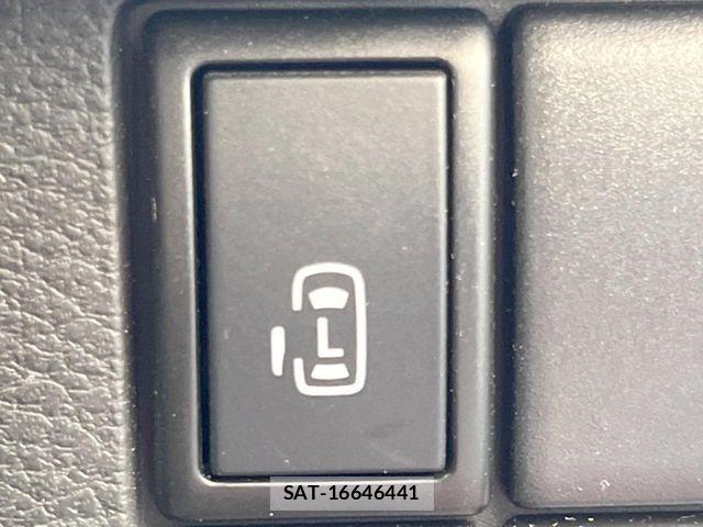 Suzuki SPACIA 2017-09 8210362-4