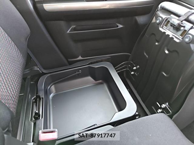 Suzuki SPACIA 2017-10 8527471-19
