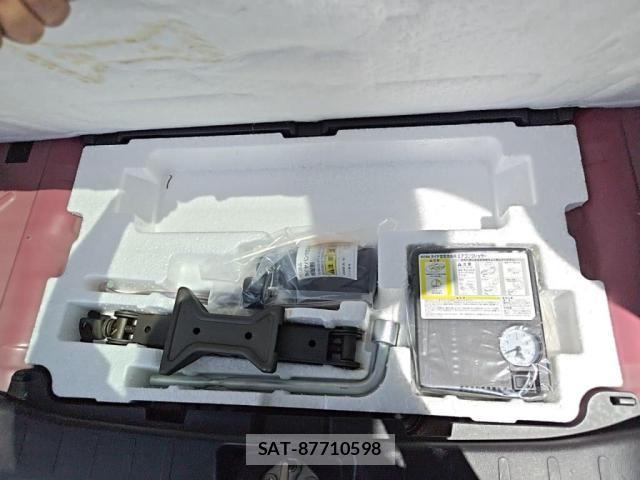 Suzuki SPACIA 2017-11 8563615-29