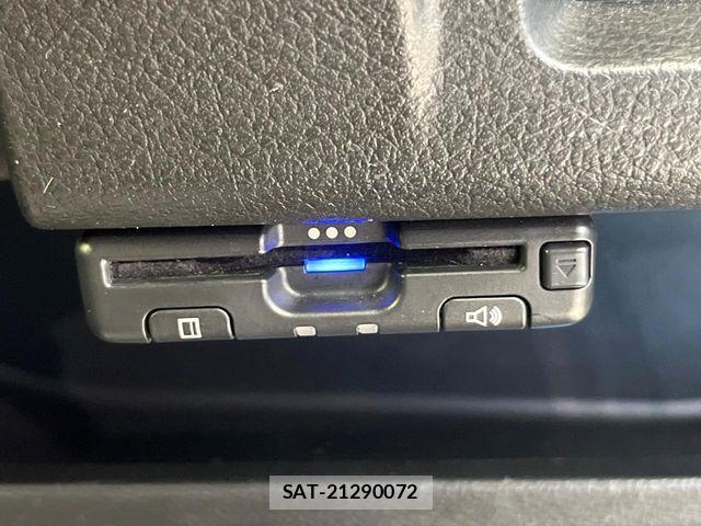 Suzuki SPACIA 2017-10 8686632-3