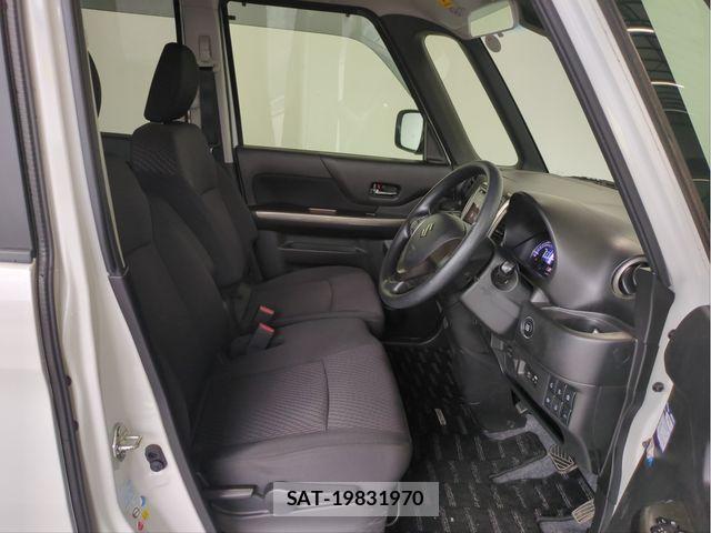 Suzuki SPACIA 2017-12 8831745-26