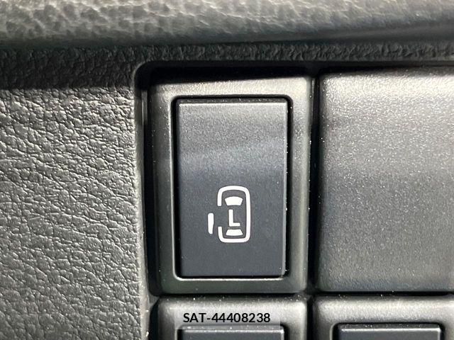 Suzuki SPACIA 2017-09 8882279-4