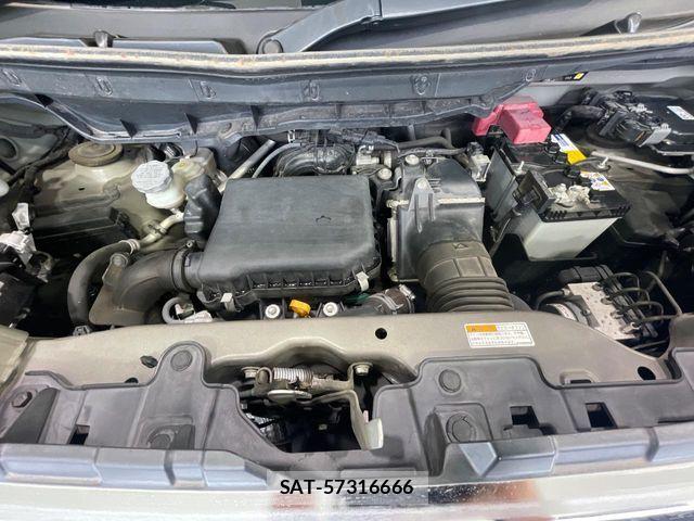 Suzuki SPACIA 2017-10 8884376-17