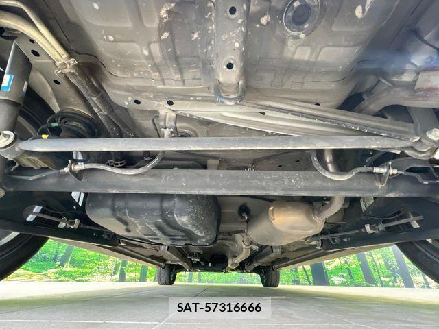 Suzuki SPACIA 2017-10 8884376-18