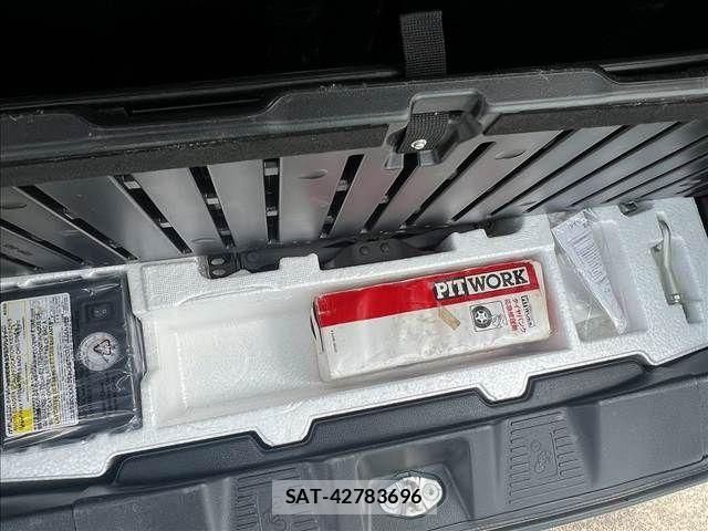 Suzuki SPACIA 2021-10 6678203-26