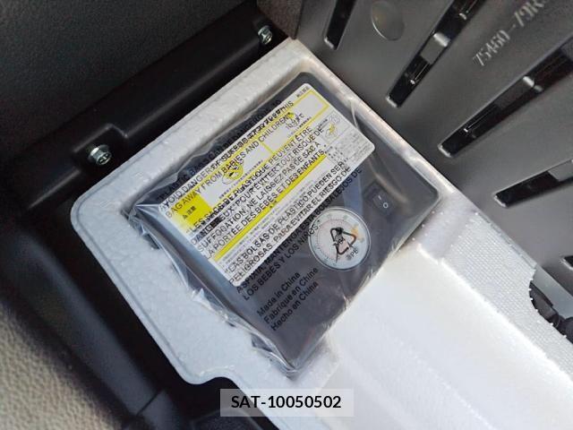 Suzuki SPACIA 2022-09 7225456-29