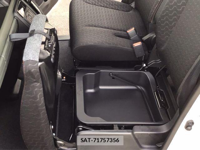 Suzuki SPACIA 2025-06 8210374-17