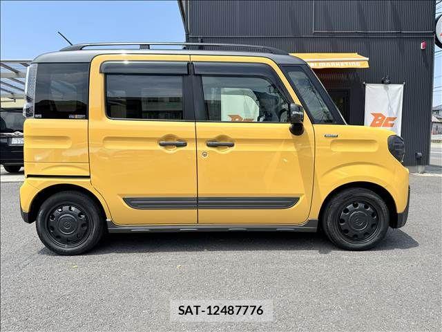 Suzuki SPACIA 2019-02 8210379-6