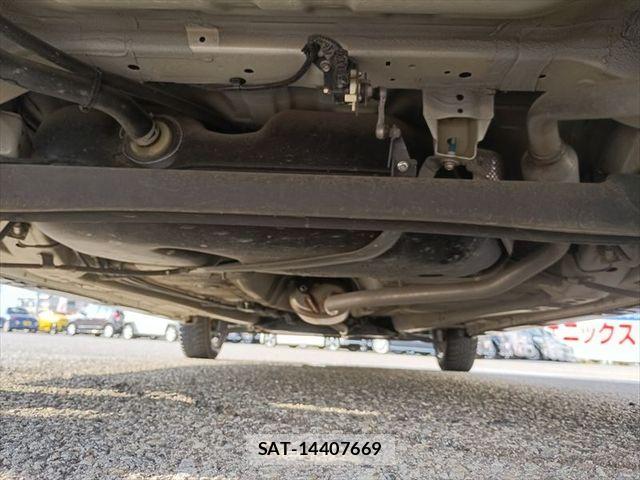 Suzuki SPACIA 2019-11 8368952-3