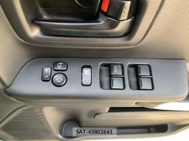 Suzuki SPACIA 2019-08 8527488-26