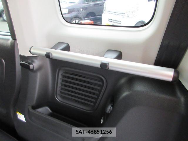 Suzuki SPACIA 2021-02 8831751-11