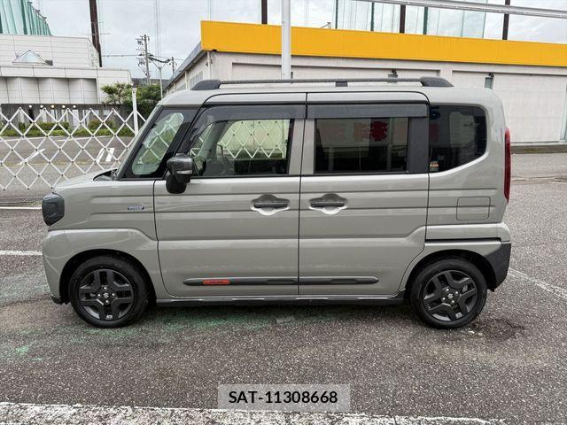 Suzuki SPACIA 2025-08 8884379-7