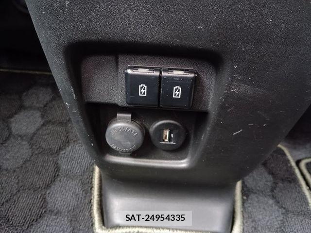 Suzuki SPACIA 2023-07 8884380-23