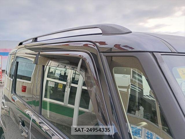 Suzuki SPACIA 2023-07 8884380-3