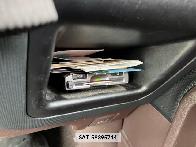 Toyota SPADE 2016-06 4602350-17