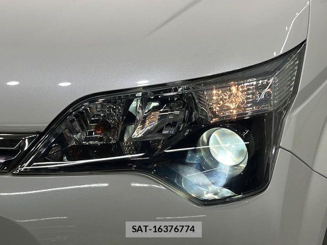 Toyota SPADE 2017-06 4602343-11