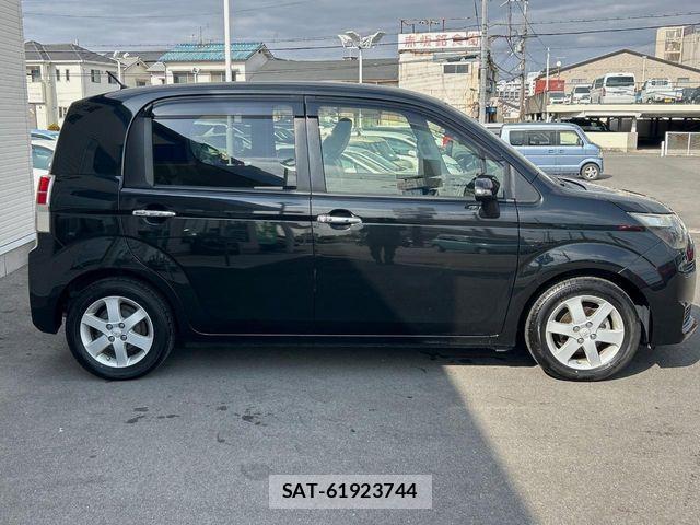 Toyota SPADE 2012-10 4986777-16
