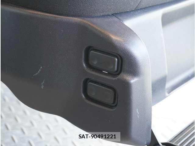 Toyota SPADE 2019-02 5879431-10