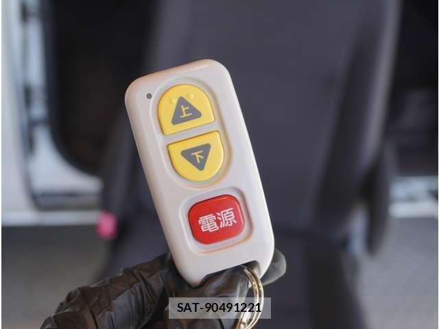 Toyota SPADE 2019-02 5879431-11