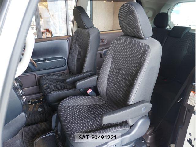 Toyota SPADE 2019-02 5879431-16