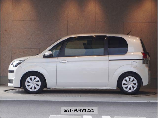 Toyota SPADE 2019-02 5879431-2
