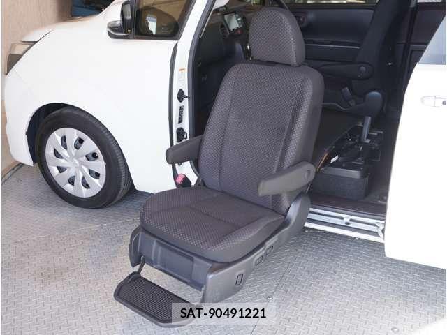 Toyota SPADE 2019-02 5879431-5
