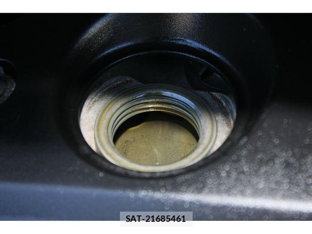 Toyota SPADE 2014-02 5879429-9