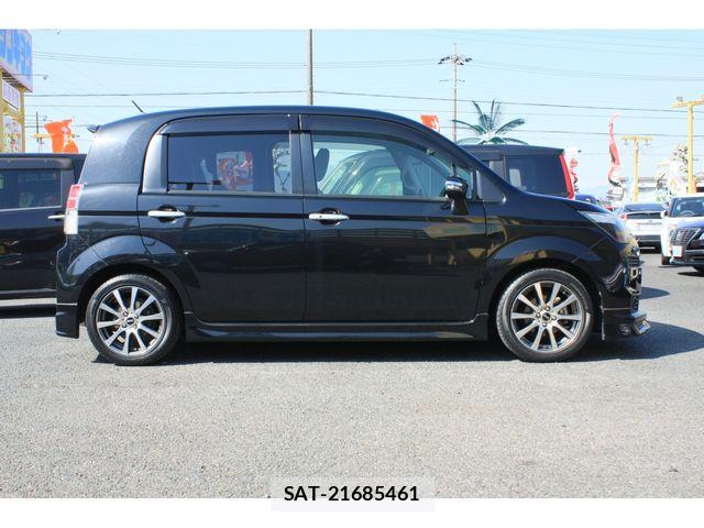 Toyota SPADE 2014-02 5879429-3