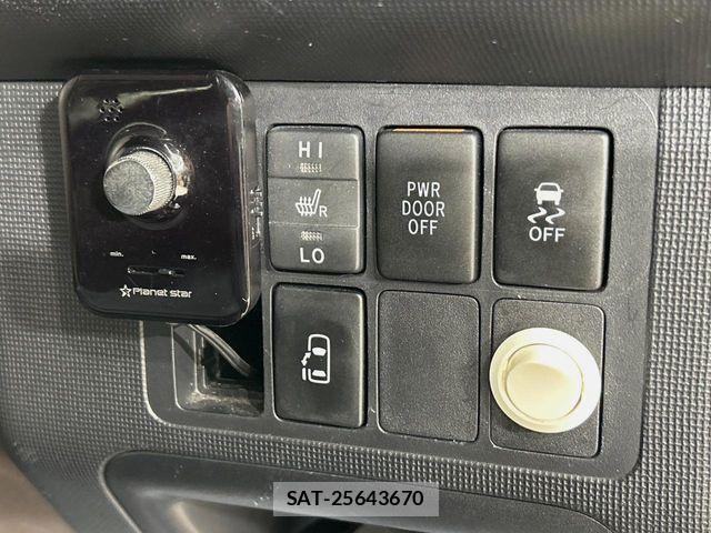 Toyota SPADE 2012-10 6019438-4