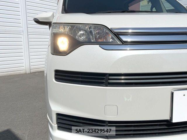 Toyota SPADE 2013-08 6019441-12