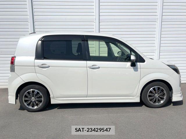Toyota SPADE 2013-08 6019441-16