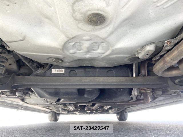 Toyota SPADE 2013-08 6019441-18