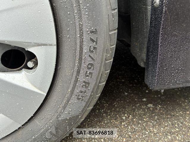 Toyota SPADE 2016-07 6247592-23
