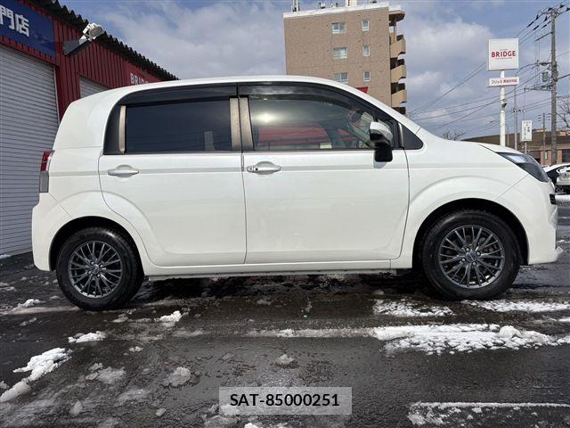 Toyota SPADE 2016-04 6277378-10
