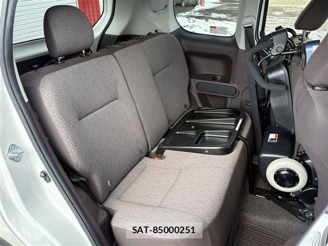 Toyota SPADE 2016-04 6277378-15