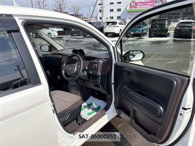 Toyota SPADE 2016-04 6277378-19