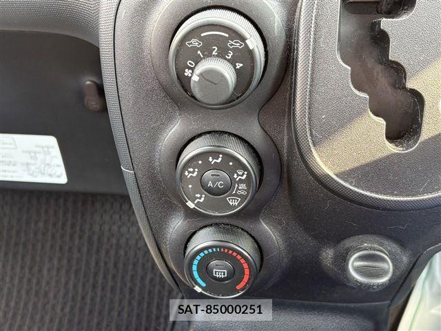 Toyota SPADE 2016-04 6277378-26